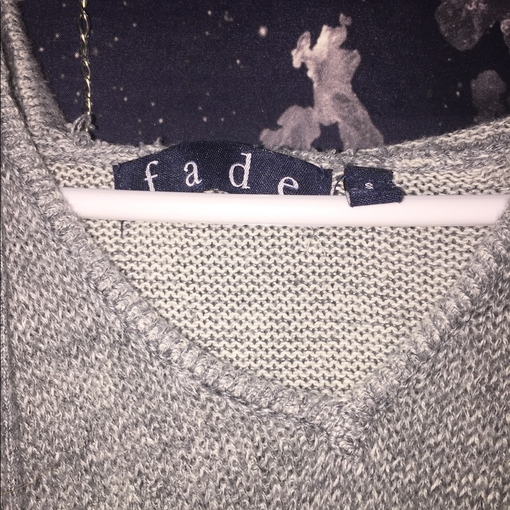 fade sweater💘 - Picture 2 of 2